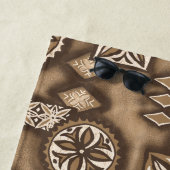 Wave Warrior Hawaïaanse Primitieve Tapa - Bruin Strandlaken (In situ)