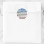 Waves Crash op Sandy Beach Ronde Sticker (Tas)