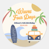 Waves Four Days Surf Board 4e Verjaardagsfeestje Ronde Sticker (Voorkant)