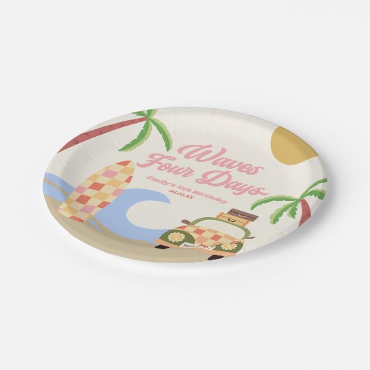 Waves Four Days Surf Board Roze 4e verjaardagsfees Papieren Bordje (Gekanteld)