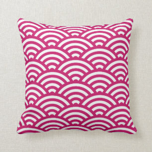 Waves Geometric Pillow in Fuchsia Red Kussen
