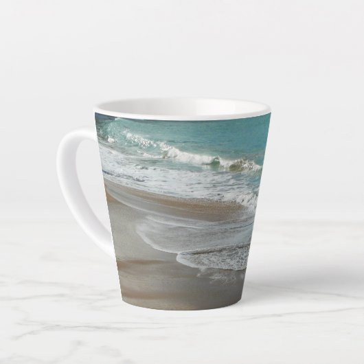 Waves Lapping op de Beach Turquoise Blue Ocean Latte Mok (Linkerhoek)