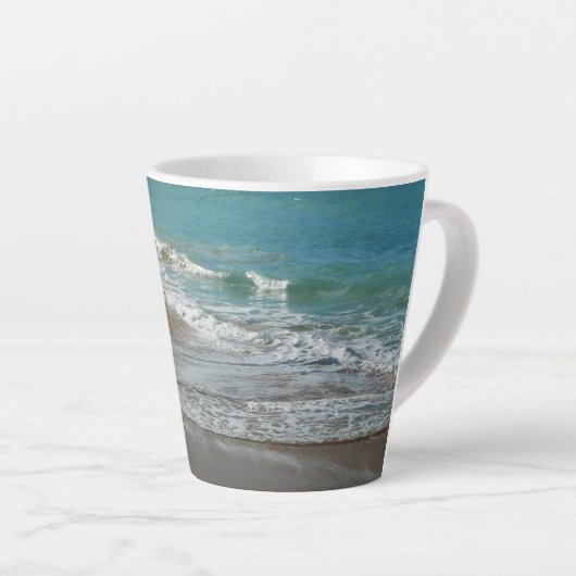 Waves Lapping op de Beach Turquoise Blue Ocean Latte Mok (Rechterhoek)