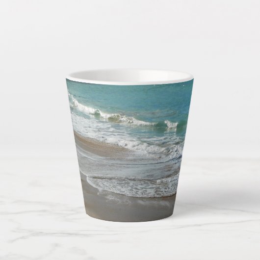Waves Lapping op de Beach Turquoise Blue Ocean Latte Mok (Voorkant)