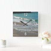 Waves Lapping op de Beach Turquoise Blue Ocean Vierkante Klok (Huis)