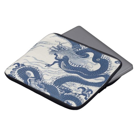Waves of the dragon Laptop sleeve (Voorkant top)
