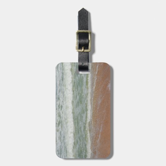 Waves op het tropische Afbeelding van het strand Bagagelabel (Voorkant verticaal)