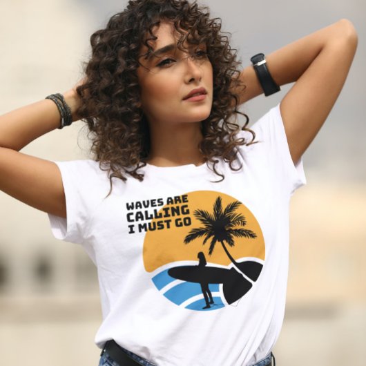 Waves roepen dat het moet gaan Surfer meisje T-shirt