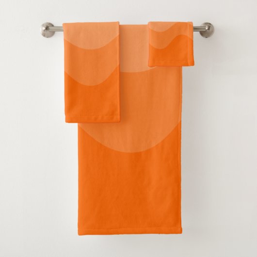 Wavey Stripe Modern Bad Handdoek (Insitu)