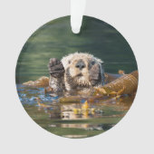 Waving Zee Otter Ornament (voorkant)