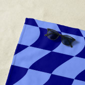 Wavy blauw geruit patroon met aangepaste naam strandlaken (In situ)