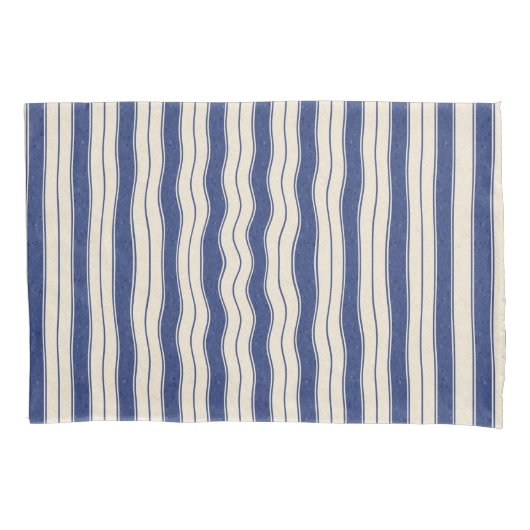 Wavy Blue en White Stripes Kussensloop (Voorkant-Links)