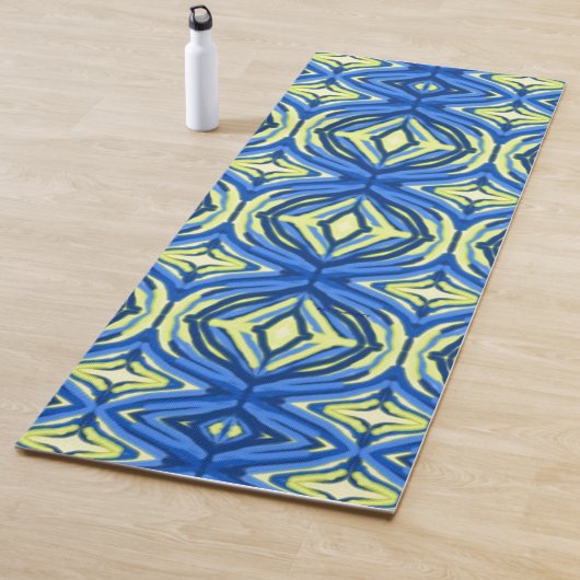 Wavy Blue en Yellow Kaleidoscope Yogamat (In situ)