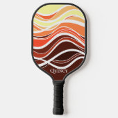 Wavy bruin geometrisch grafisch monogram koolstofv pickleball paddle (Achterkant)