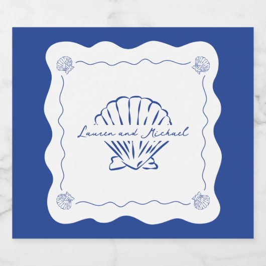 Wavy Coastal Moderne Minimalistische Marine Blauwe Sparkling Wijnetiket (Enkel label)