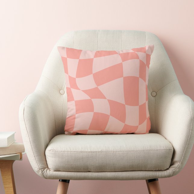 Wavy Coral Pink Checkered Bedroom Sierkussen (Creator heeft geüpload)