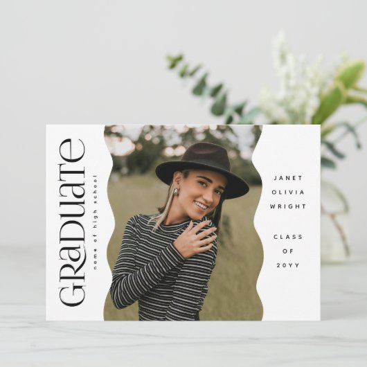 Wavy Edge Photo Modern Eenvoudig Afstuderen Aankondiging (Staand voorkant)