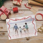 Wavy lint rood en wit kerstfoto feestdagenkaart<br><div class="desc">Hand getekend lint rond landschapsfoto; volledige bloeden optie</div>