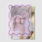 Wavy Modern Curvy Bold Retro Paarse Baby shower in Vellum Uitnodigingen (Offset (Koppel))
