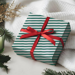 Wavy Modern minimaal groen en wit streeppatroon Cadeaupapier