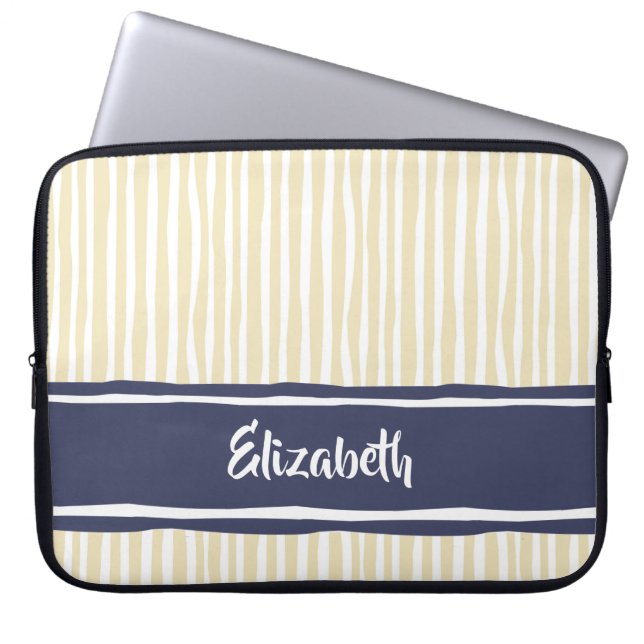 Wavy Painterly Stripes Navy and Cream met naam Laptop Sleeve (Voorkant)