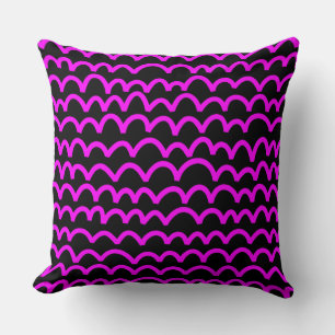 Wavy Pattern - Magenta on Black Kussen