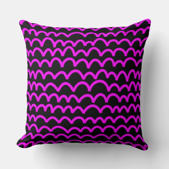 Wavy Pattern - Magenta on Black Kussen (Voorkant)