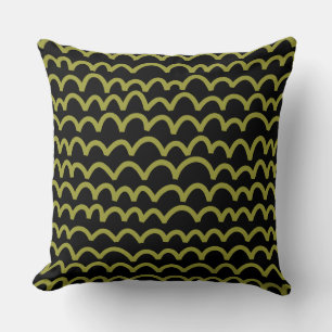 Wavy Pattern - Olijf op Black Kussen