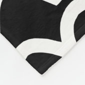 Wavy Pattern - White on Black Fleece Deken (Hoek)
