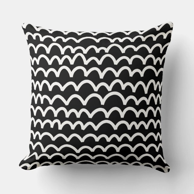 Wavy Pattern - White on Black Kussen (Voorkant)