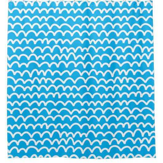 Wavy Pattern - White on Blue 00b0ef Douchegordijn (Voorkant)