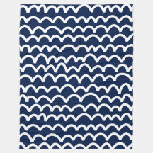 Wavy Pattern - White op Dark Blue