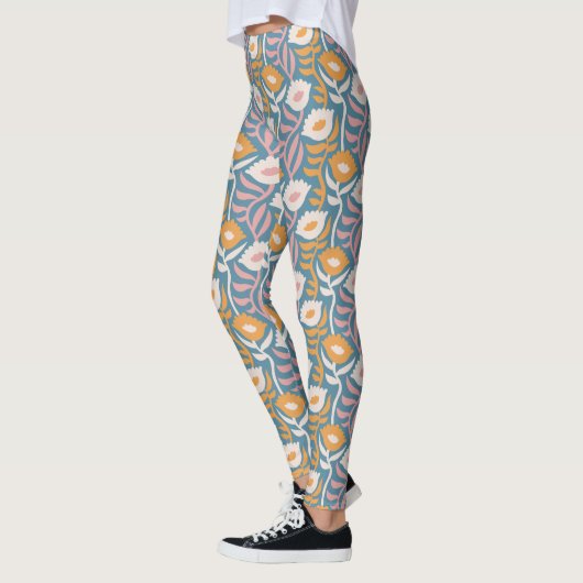  Wavy Retro Groovy Pastel Floral Pattern Leggings (Links)