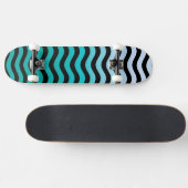 Wavy Turquoise Stripes Persoonlijk Skateboard (Horizontaal)