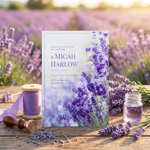 Wazige Blauwe Bokeh Paarse Lavendel Lijst Bruiloft Kaart