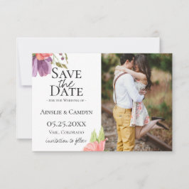 Wazige bloemenfoto save the date aankondiging