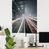 Wazige Nachtverlichting Treinstation Poster (Thuiskantoor)