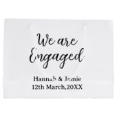 We are Engaged couple name date calligraphystylish Groot Cadeauzakje (Achterkant)