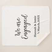 We are Engaged couple name date calligraphystylish Sherpa Deken (Voorkant (horizontaal))