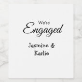 We are engaged couple name romantic stylish simple wijn etiket (Enkel label)