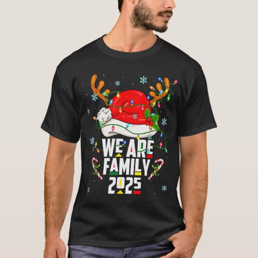 We Are Family 2025 Black Christmas Tree Santa Pjs  T-shirt (Voorkant)