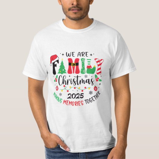 We Are Family Christmas T-Shirt” T-shirt (Voorkant)