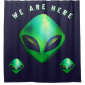 "We Are Here" Green Alien head Douchegordijn (Voorkant)