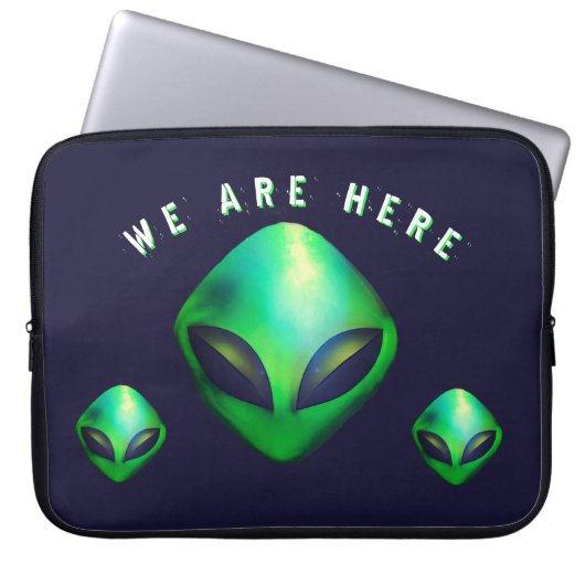 "We Are Here" Green Alien head Laptop Sleeve (Voorkant)