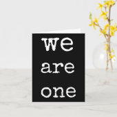 We Are One Men Graphic Insre Tee Sitive Message  Kaart (Gele Bloem)