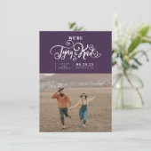 We binden de knoop modern om de datumfoto op te sl save the date (Staand voorkant)