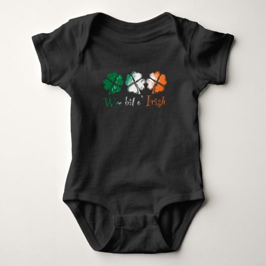 We bit o' Irish Shamrock Irish Flag Romper (Voorkant)