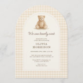 We Can Bearly Wait Gingham Baby Shower Kaart (Voorkant)