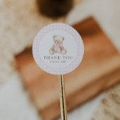 We Can Bearly Wait Roze Gingham Teddybeer Ronde Sticker