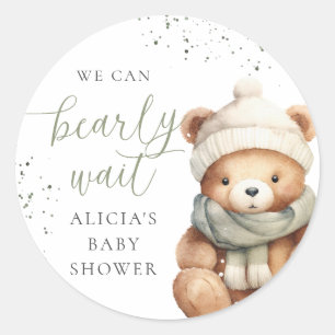 We Can Bearly Wait Sage Cadeau-etiket voor babyfee Ronde Sticker
